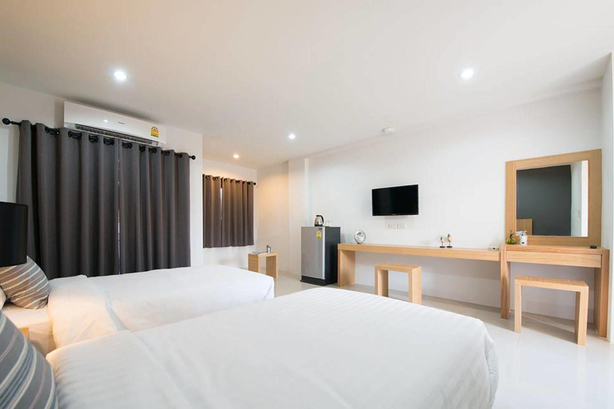 Pixel Hostel Phuket Airport Thalang Exterior photo